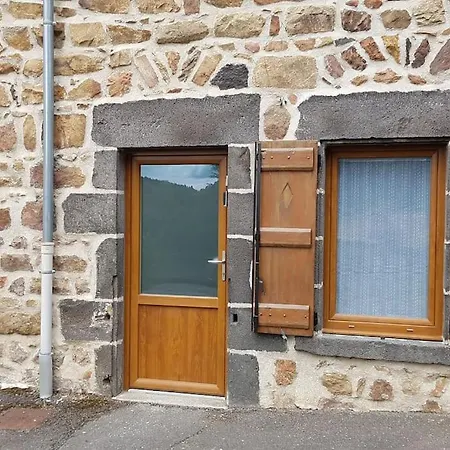 Studio Chaleureux 5 Mns Chaine Des Puys Saint-Genes-Champanelle Exterior photo